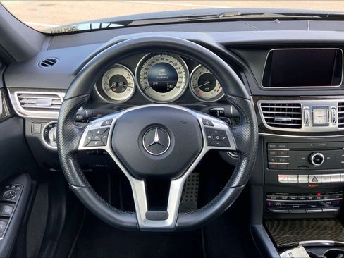 Used 2016 Mercedes-Benz E 350 4MATIC Sedan image 5