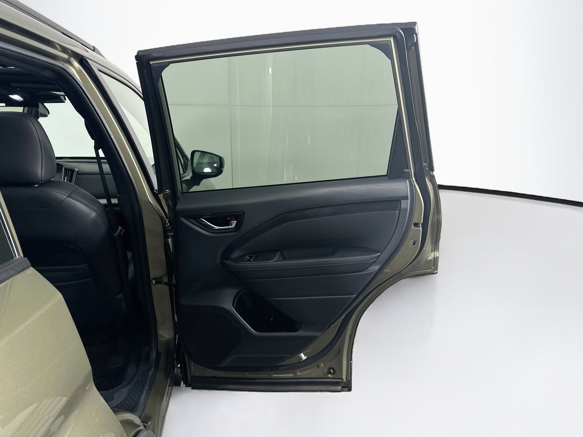 Used 2025 Subaru Forester Limited AWD/4WD image 32