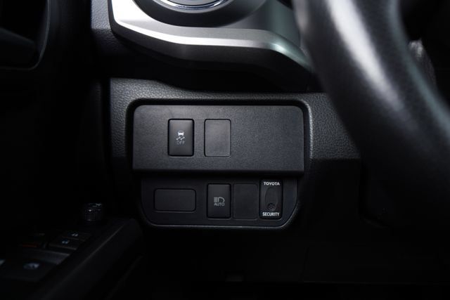 Used 2021 Toyota Tacoma SR5 RWD image 21