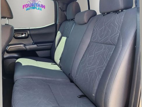 Used 2016 Toyota Tacoma TRD Sport w/ Towing Package image 19