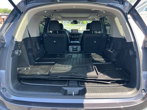 Certified 2025 Honda Pilot Touring image 15