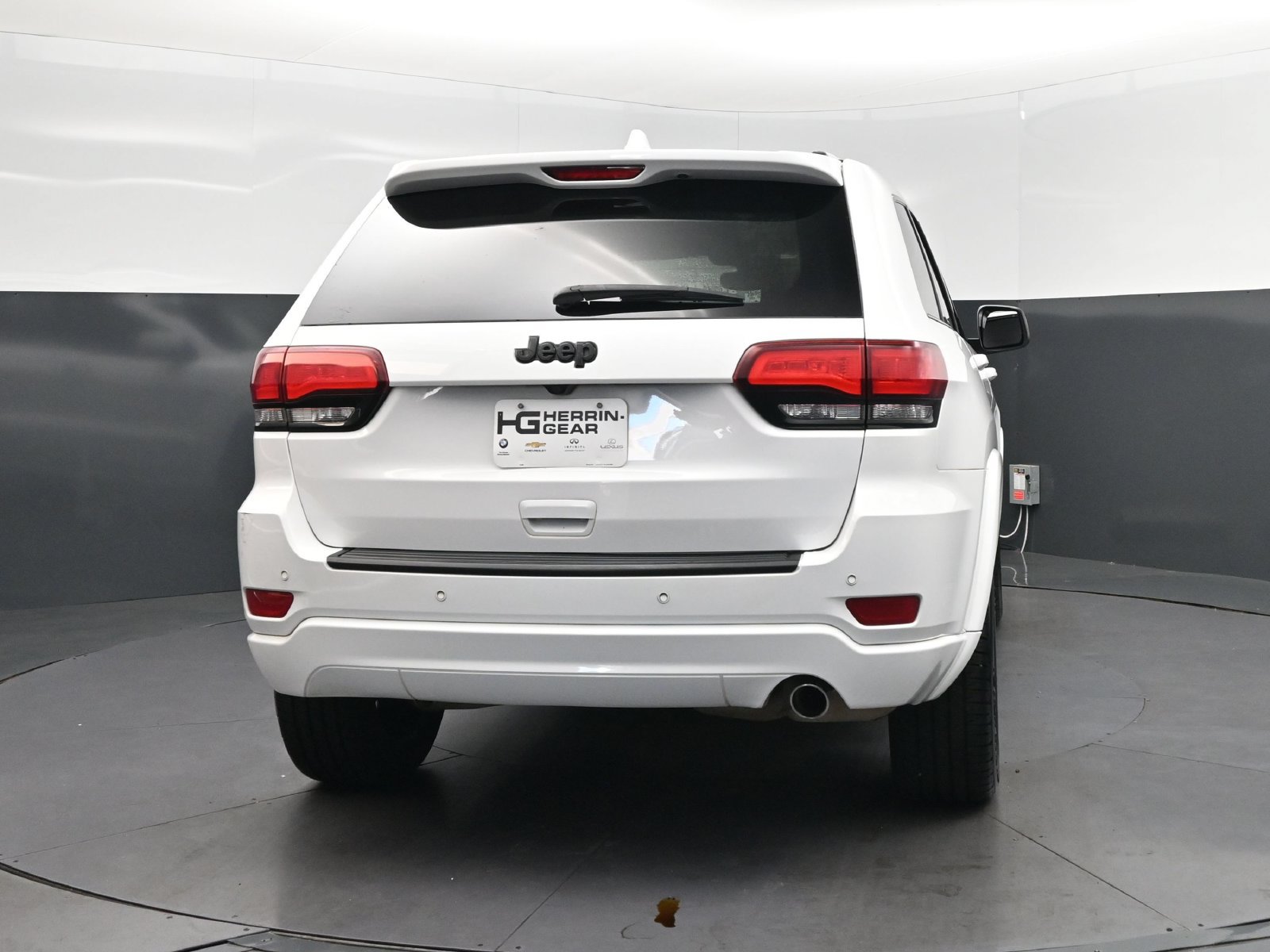 Used 2022 Jeep Grand Cherokee Laredo X RWD image 7