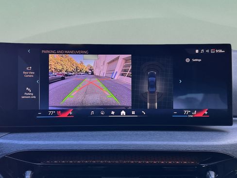 Used 2026 BMW 330i Sedan w/ M Sport Package image 16