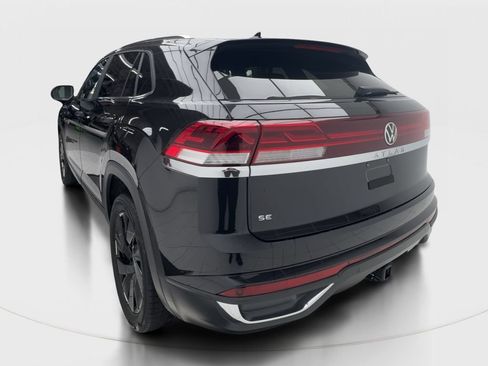 Used 2024 Volkswagen Atlas Cross Sport SE w/ Black Wheel Package FWD image 10