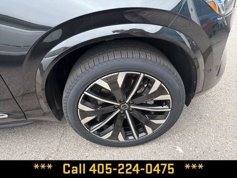 Used 2025 Volvo XC90 B6 Plus AWD/4WD image 13