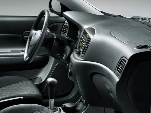 Used 2009 Hyundai Accent SE image 4