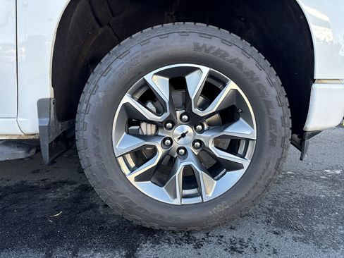 Used 2023 Chevrolet Silverado 1500 RST w/ Z71 Off-Road Package image 36