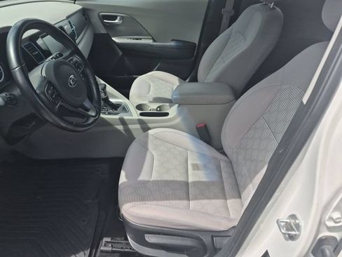 Used 2019 Kia Niro LX FWD image 11