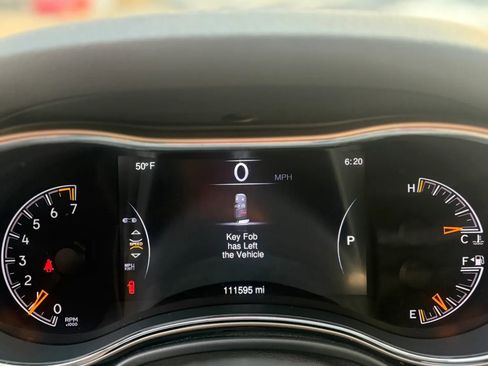 Used 2015 Jeep Grand Cherokee Limited image 40