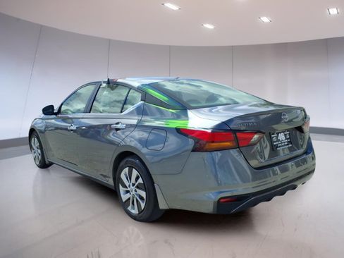 Used 2024 Nissan Altima 2.5 S FWD image 3