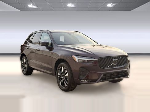 New 2026 Volvo XC60 B5 Plus w/ Climate Package image 7