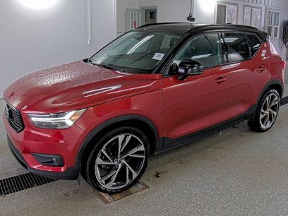 Used 2021 Volvo XC40 T5 R-Design
