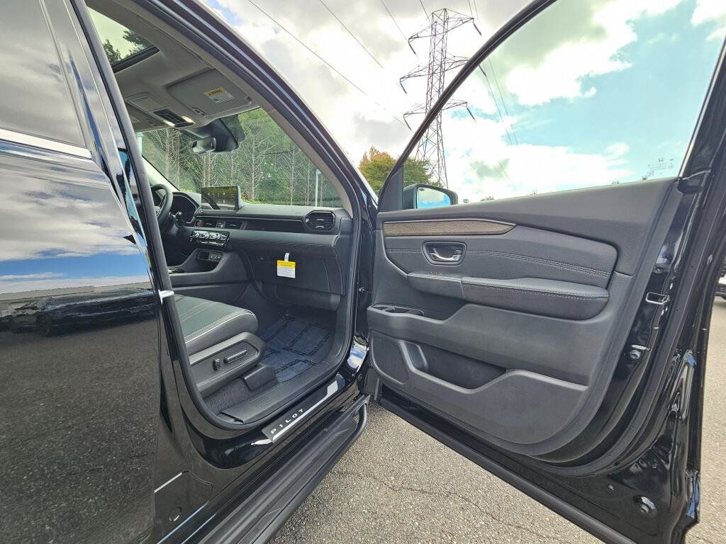 New 2026 Honda Pilot Elite image 12