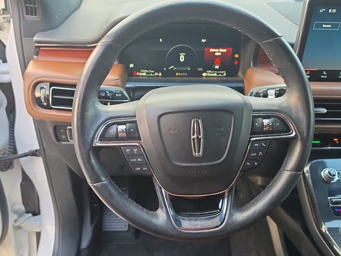 Used 2023 Lincoln Nautilus Reserve AWD/4WD image 12