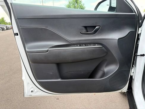 Used 2025 Hyundai Kona SEL FWD image 23