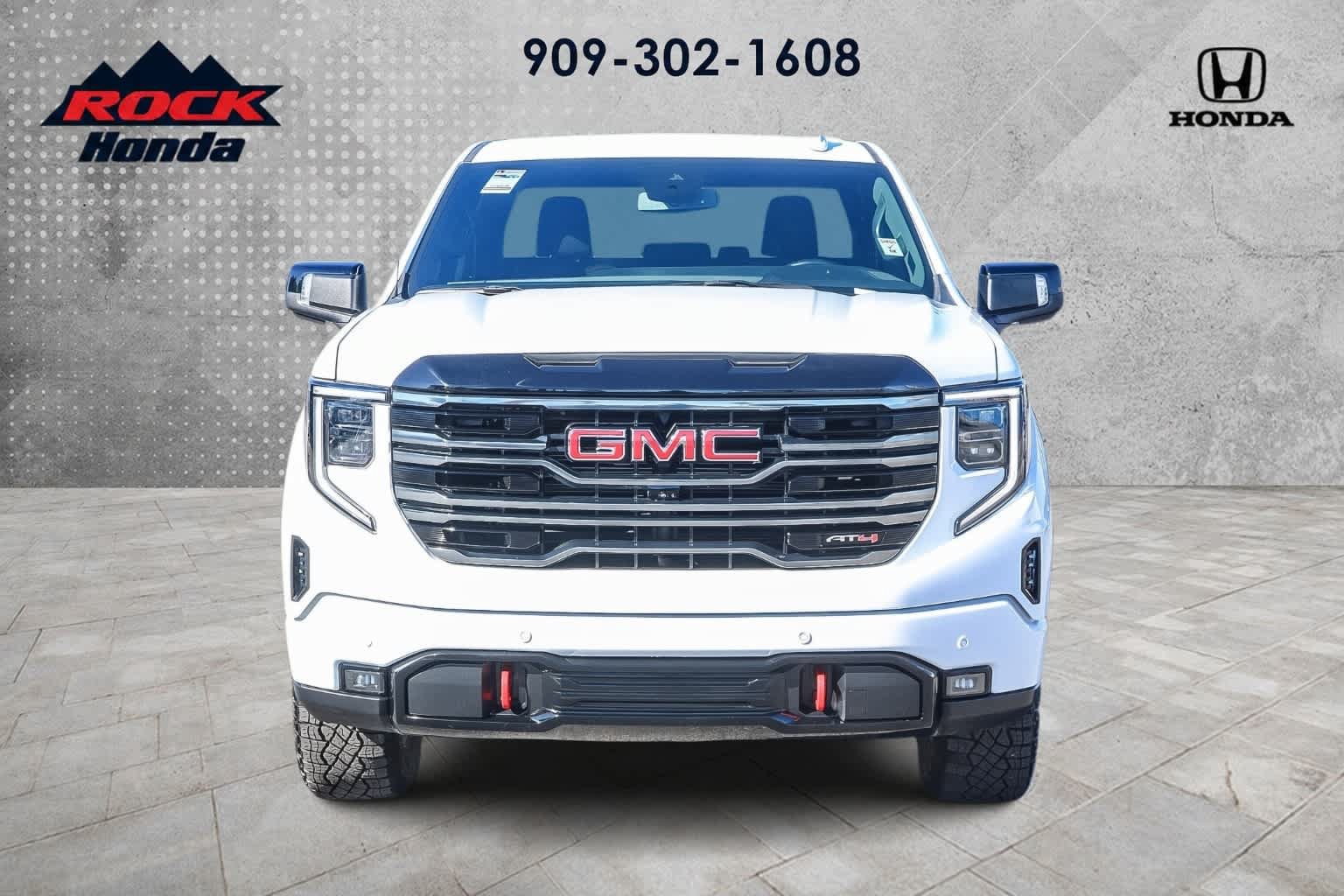 Used 2025 GMC Sierra 1500 AT4 AWD/4WD image 2