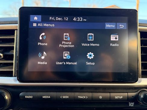 Used 2024 Hyundai Venue SEL image 22