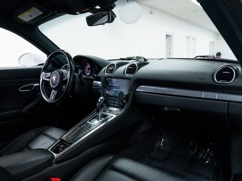 Used 2018 Porsche 718 Cayman S image 22