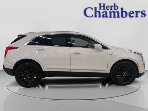 Used 2018 Cadillac XT5 Platinum image 2