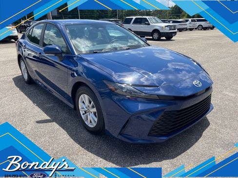 Used 2025 Toyota Camry LE FWD image 1