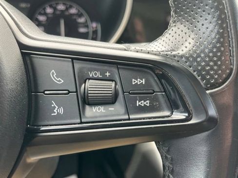 Used 2020 Alfa Romeo Giulia Ti w/ Active Blind Spot Package AWD/4WD image 36