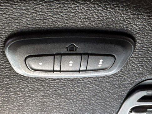 Used 2023 Jeep Wrangler Unlimited Sahara w/ Cold Weather Group image 19