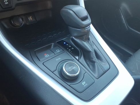 Certified 2024 Toyota RAV4 XLE w/ Convenience Package image 21