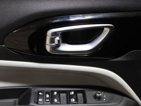 Used 2025 Jeep Compass Limited image 16