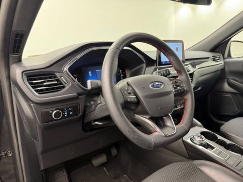 Used 2025 Ford Escape ST-Line AWD/4WD image 18