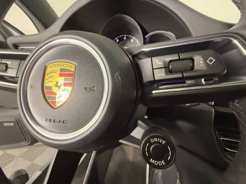 New 2026 Porsche Macan image 37