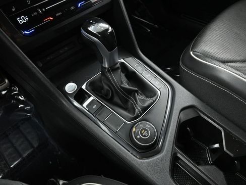 Used 2022 Volkswagen Tiguan SEL R-Line image 33