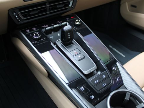 Used 2024 Porsche 911 Carrera S image 20