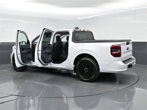Used 2025 Ford Maverick Lobo image 68