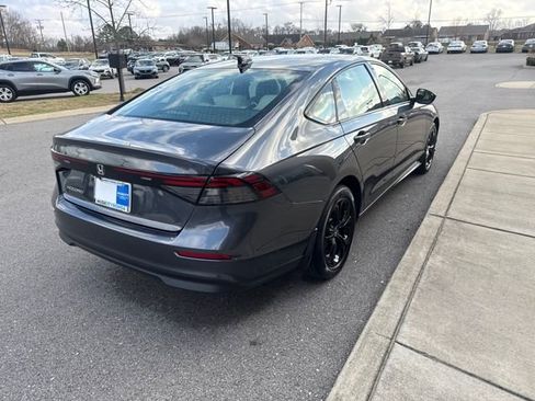 Used 2025 Honda Accord SE image 4