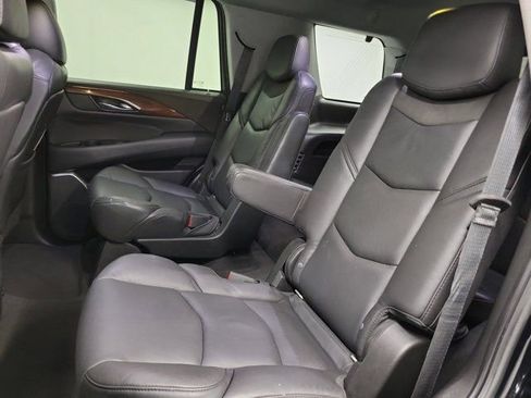 Used 2020 Cadillac Escalade Luxury AWD/4WD image 11