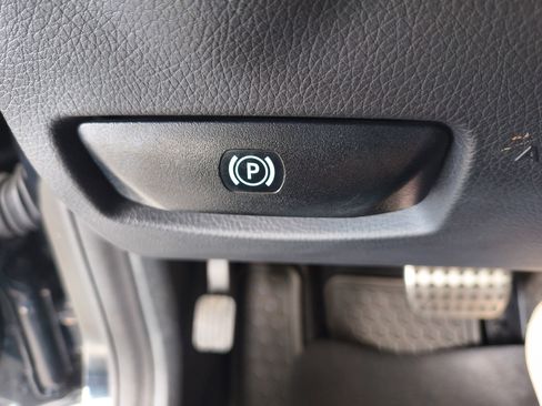 Used 2016 Mercedes-Benz E 350 4MATIC Wagon image 16