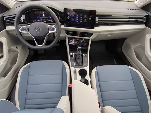 New 2026 Volkswagen Jetta SE FWD image 17