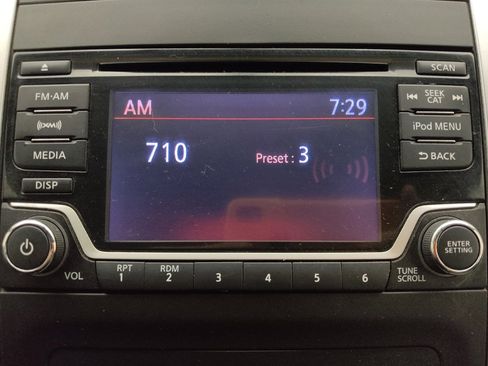 Used 2018 Nissan Frontier SV image 25