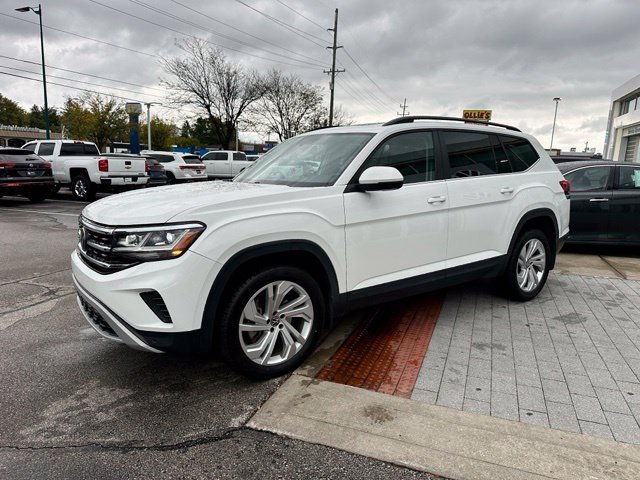 Used 2023 Volkswagen Atlas SE w/ Panoramic Sunroof Package AWD/4WD image 3