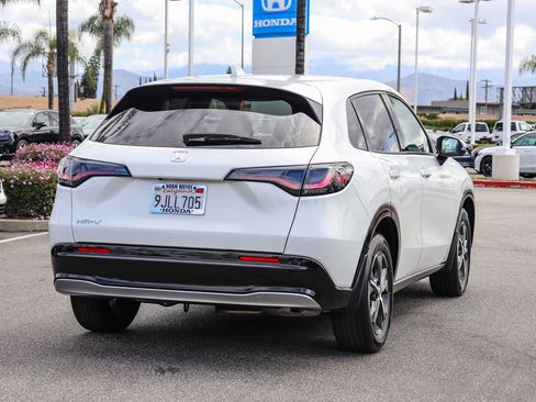 Used 2024 Honda HR-V EX-L image 11