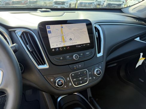 Used 2024 Chevrolet Malibu LT image 19