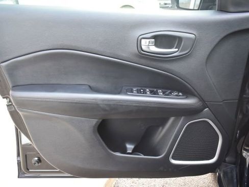 Used 2020 Jeep Compass Latitude image 17