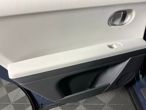 Used 2024 Hyundai Ioniq 5 SE image 27