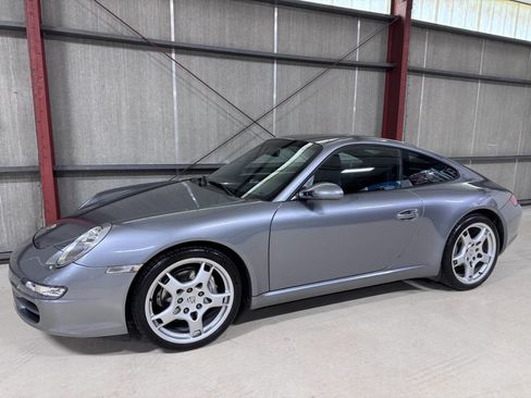 Used 2005 Porsche 911 Carrera RWD image 3
