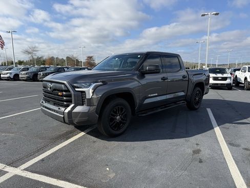 Used 2022 Toyota Tundra SR5 image 3