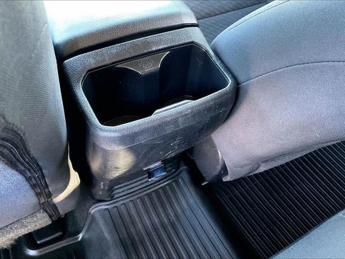 Used 2022 Toyota Tacoma SR5 w/ Technology Package image 11