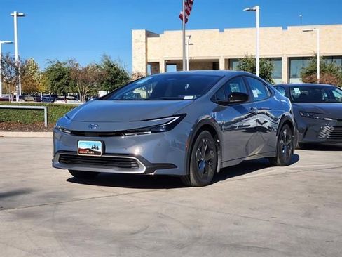 New 2026 Toyota Prius Plug-In Hybrid FWD image 2