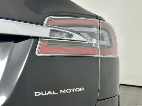 Used 2020 Tesla Model S Long Range Plus image 12