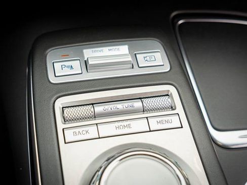 Used 2025 Genesis GV70 2.5T image 25