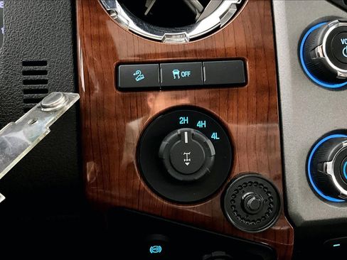 Used 2015 Ford F250 King Ranch w/ King Ranch w/Chrome Package image 31